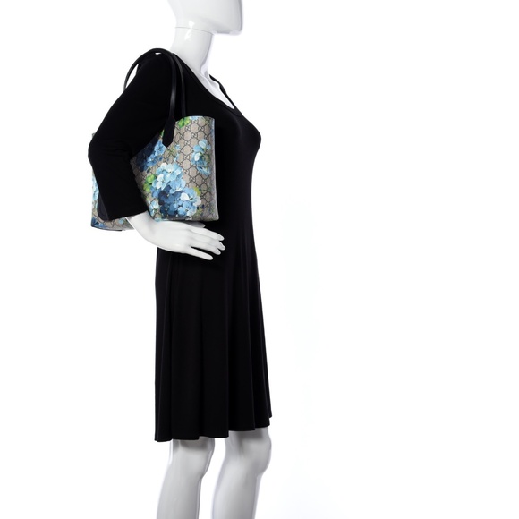 Gucci | GG Blooms Small Reversible Tote - Picture 14 of 14